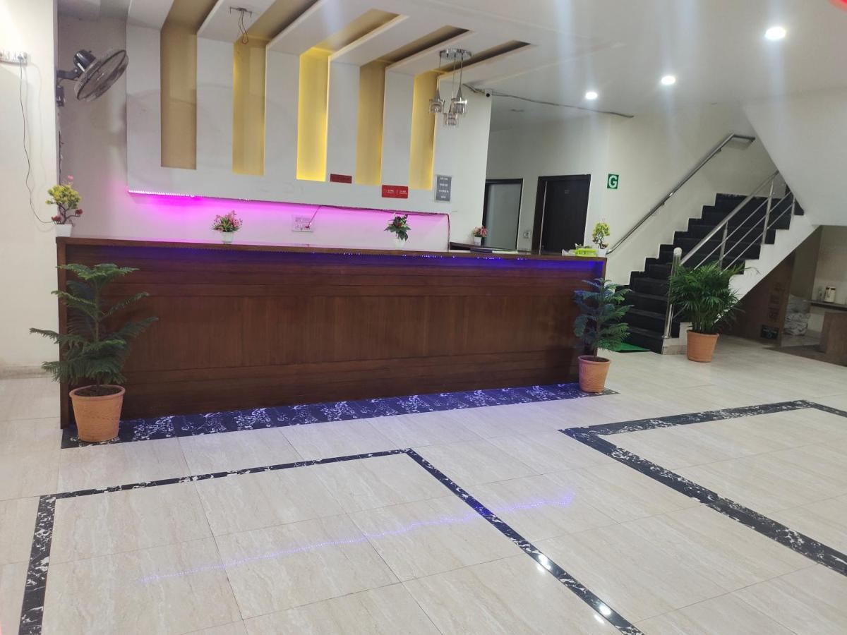 Hotel Kb Square Near Chandigarh Railway Station Eksteriør bilde