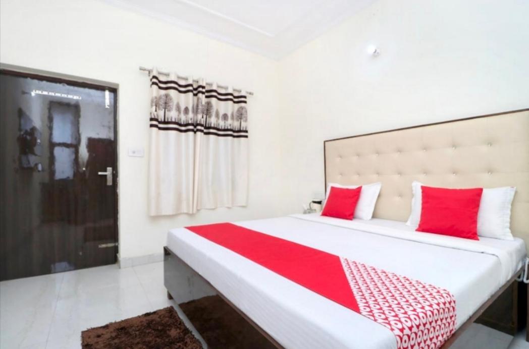Hotel Kb Square Near Chandigarh Railway Station Rom bilde