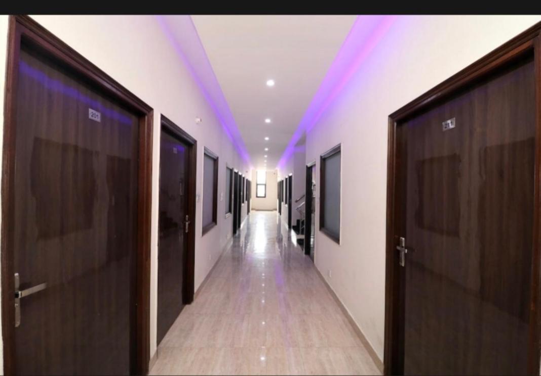 Hotel Kb Square Near Chandigarh Railway Station Eksteriør bilde