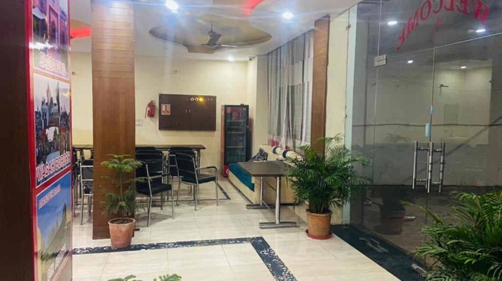 Hotel Kb Square Near Chandigarh Railway Station Rom bilde