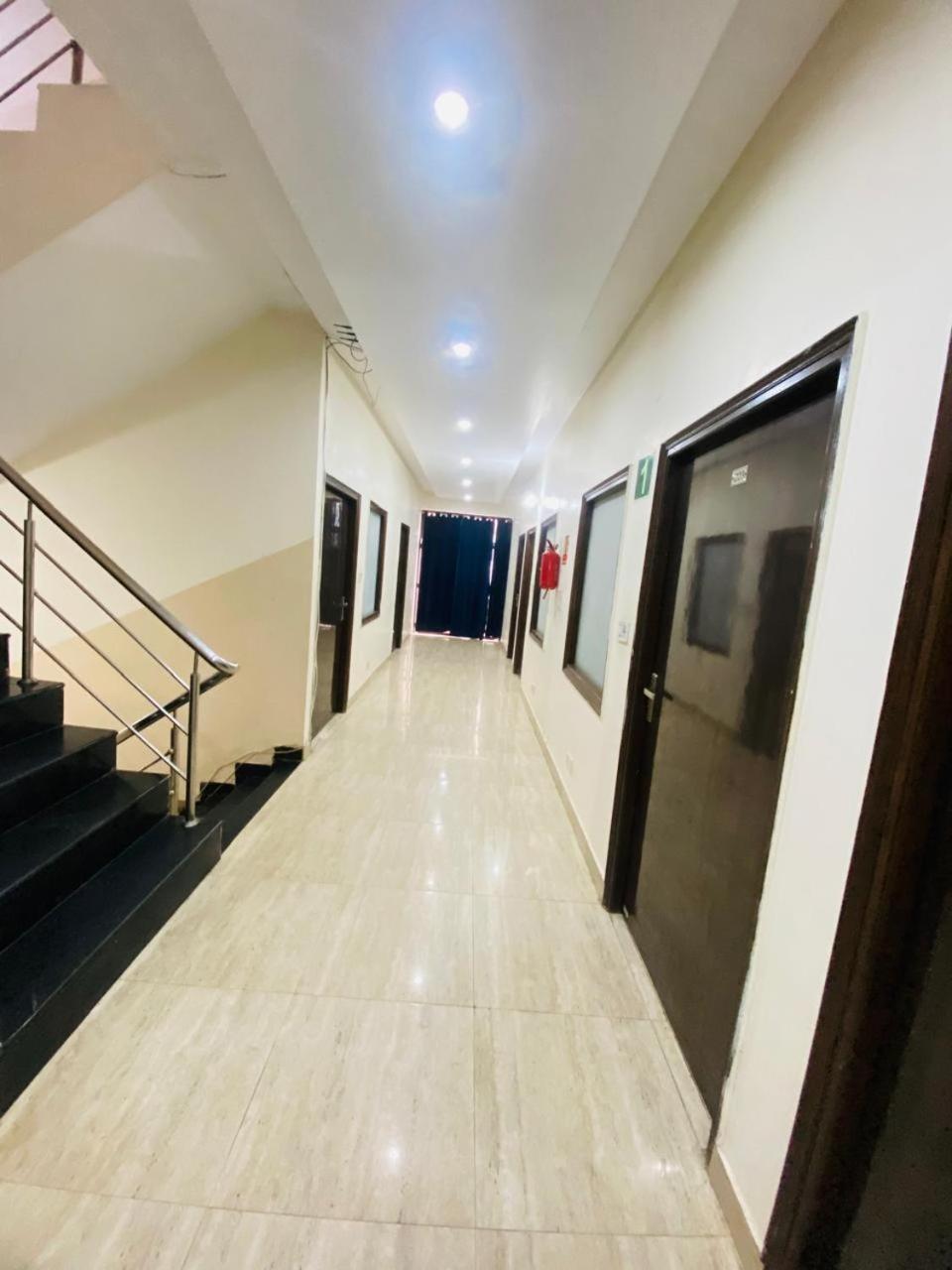 Hotel Kb Square Near Chandigarh Railway Station Eksteriør bilde