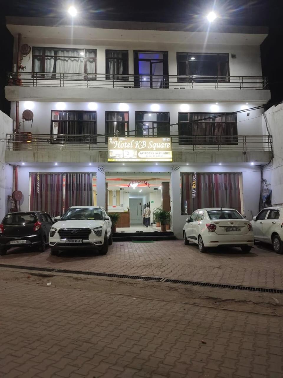 Hotel Kb Square Near Chandigarh Railway Station Eksteriør bilde