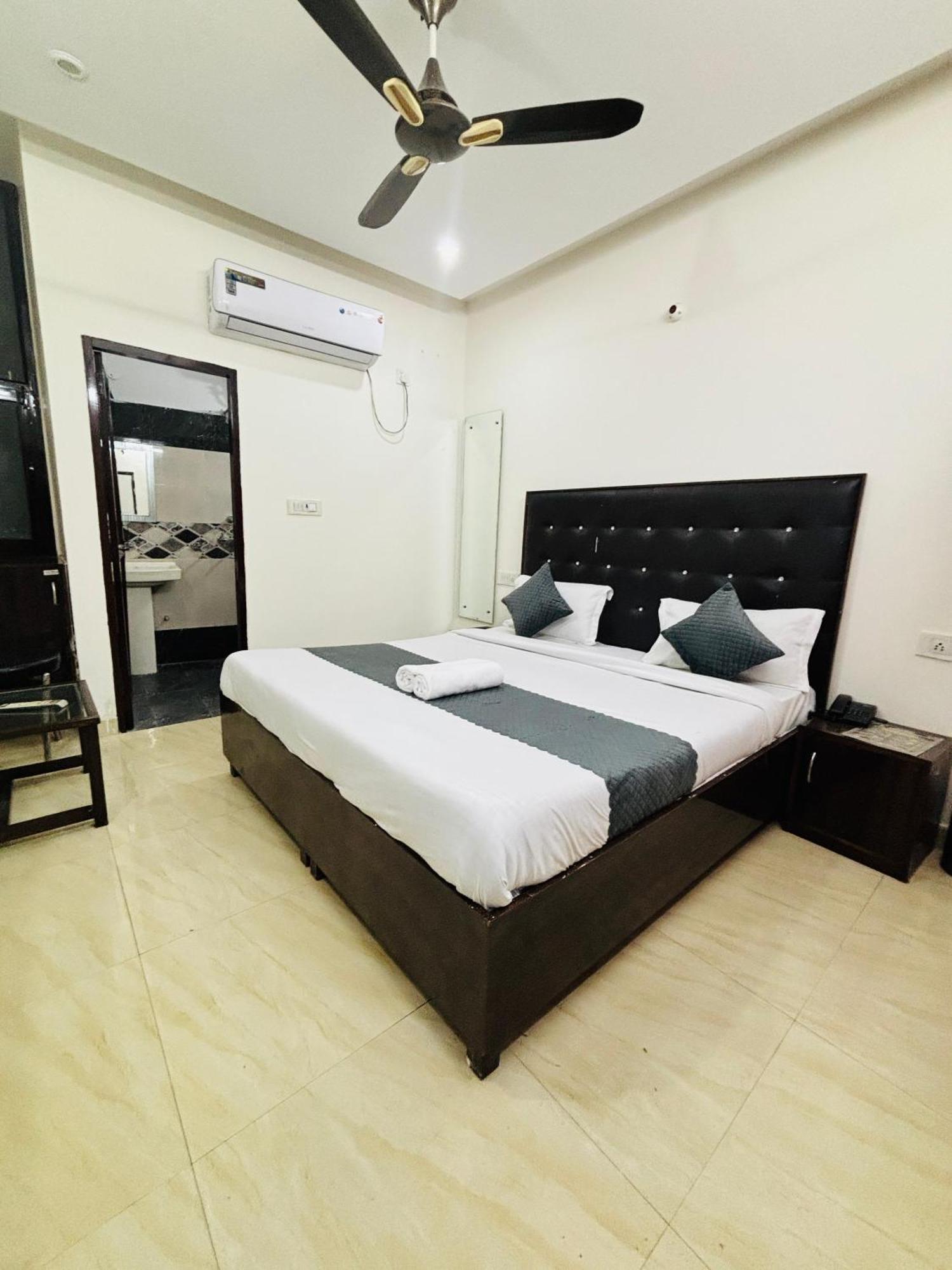 Hotel Kb Square Near Chandigarh Railway Station Eksteriør bilde